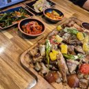탑스타피시속초교동점 | 속초 먹거리단지 맛집 [럭키족발 속초점] 바베큐족발 솔직 후기