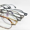 글라스 안경. 콘택트 이미지