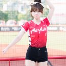 김나연 치어리더 레전드 직캠 의상 스타일링, 시스루와 레드 포인트로 완벽 조화