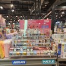 서울 홍대 영풍문고 서점 캐릭터 소품샵 짱구, 산리오 피규어 굿즈 구경 추천해요.