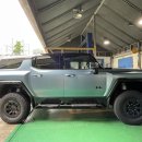 블랙타이어정비 | GMC 허머 EV 스카이패널 풍절음 개선 부품 장착 및 스페어 타이어 블랙 커버 장착