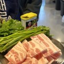 2572 | [왕십리 맛집] 반찬, 부대찌개에 반하고 온 왕십리 냉삼 맛집 “냉삼부대”