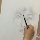 콩테연필초상화 이미지