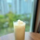 김해 커피앤더코이에서 비단잉어와 청송 꽃돌 전시 즐거웠던 시간