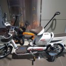 화이트 자전거 이미지