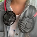 우주부라이프 | 올 여름 더위는 가라! 넥풍기로 출퇴근길, 여행지에서 더위 식혀요~