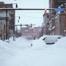 서부 뉴욕 사망자 수는 추위와 폭풍 혼돈으로 28명으로 증가 이미지