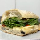 로메인 | [천호/강동구청] 인캐슬 베이커리 샌드위치 3종 후기(로메인 치아바타, 피스타치오 리코타, 참치 당근라페)