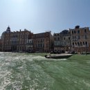 물위의 도시 이미지