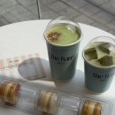마포구 카페 ‘더레어 연남본점’ 유글레나 음료와 뚱카롱 테이크아웃 후기