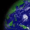 강력한 중형태풍 제 27호 태풍 프란시스코(FRANCISCO) 북상시작 이미지