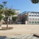 동변초등학교 이미지