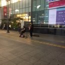 정직한멜로디공연 | 정직한멜로디라는 밴드의 신촌 버스킹 공연중에