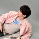 (기사)비주얼 천재’ 변우석, 광고 촬영장 압도한 몽환 눈빛+날렵 턱선 이미지