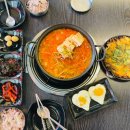 건뚱네김치속돼지 - 부산진구 가야대로 727 | 건뚱네김치속돼지