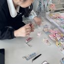 꼬마작가아트클래스 | [신상] 반짝반짝 6가지 색상! LED 키캡 키링 입고 & 단골 꼬마 작가님들의 재방문 후기
