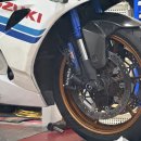 스즈키 R1000R 프론트 쇽 우측 구합니다 이미지