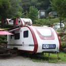 카라반 캠핑장 이미지