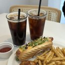 하루에 카페 이미지