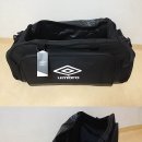 엄브로 축구 가방(Umbro Medium Holdall - Black) 이미지