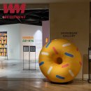 김재용 | 신세계 갤러리 전시 포토존 '도넛 작가, 김재용' 음식 모형 공기 조형물 제작