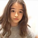 모니카 벨루치 둘째딸(데바 카셀 동생) 이미지