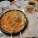 신가네부대찌게 | 김치 베이스의 동네 부대찌게 맛집 신가네