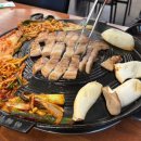 초롱꽃솥뚜껑삼겹살 이미지