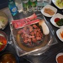 황금돼지구이 이미지