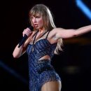 A WORLD TOUR WITH CM 이미지