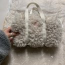 크림(cream) | minitmute | 미닛뮤트 시어링 도트백 (shearing tote cream) 크림색상 후기 | 착용샷