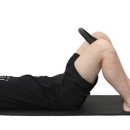 집에서 따라할 수 있는 소도구 필라테스 이미지