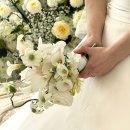 역삼1-112 | W22 - 화이트&amp;그린 본식부케 추천💚 미카도 실크 드레스와 찰떡 &#39;베흐플라워&#39; 후기