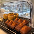 GS25 광진타운빌점 | 구의역 카페 카페이츠, 반려견 동반 가능한 디저트 맛집｜글루텐프리 바스크 치즈케이크와 바나나푸딩 후기