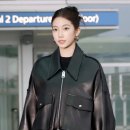 커뮤스퀘어 | 르세라핌 카즈하 뉴욕 패션위크 출국 "올 블랙 가죽 룩 완벽 소화"