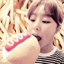 Whee In and your hot dog giant ㅋㅋㅋ 이미지