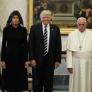 A beaming Trump: 부정관사 + 형용사 + 인명 이미지
