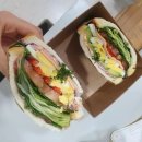 샌드위치와 샐러드(야간) 이미지