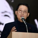 박지원 "尹 순방 연기, 죄없는 기업인들은 어떡하느냐" 이미지