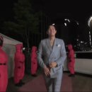 오겜 피날레 메인이벤트 성기훈 &amp; 프론트맨 &amp; 그리고 황동혁 감독 등장 ㄷㄷㄷ 이미지