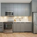 🏡 써리 Guildford 1베드 콘도 | 700 sqft | $1,900 동물가능 이미지