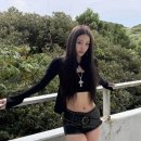 '신세계 장녀'혼성그룹 올데이 프로젝트 멤버 애니, 몸매 이렇게 좋았나…모델 뺨치는 초미니 핫팬츠 자태 이미지
