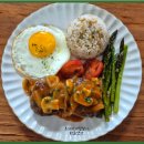 육즙이 풍부하고 입안에서 살살 녹는 함박스테이크 이미지