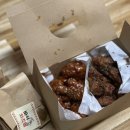 후후브로 | [상봉동맛집] 육퇴 후 꿀맛! 상봉역치킨 찐맛집 '치킨브로' 블랙빈&amp;양념 반반 솔직후기 (feat. 상봉동술집)