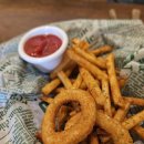 웨스트빌 피자 | [합정 벚꽃 숨은 명소] 사람 적은 벚꽃길 + 웨스트빌 피자 후기 (예약 필수)