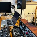 와이앤제이스토리하우스(Y and J story house) | DXWAVE(디엑스웨이브) 과거와 현재를 잇는 전자음악의 새로운 물결 음악 세계 인터뷰