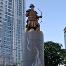 윤흥신장군상 이미지