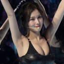 과감해진 사나의 의상 이미지