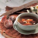 장수고려홍삼 | 🍵 수정과, 알고 마시면 깊어진다 ① — 고려 궁중에서 시작된 700년 음료의 정체 (곶감 한 알에 담긴...