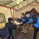 초원 숲속 야영장 이미지